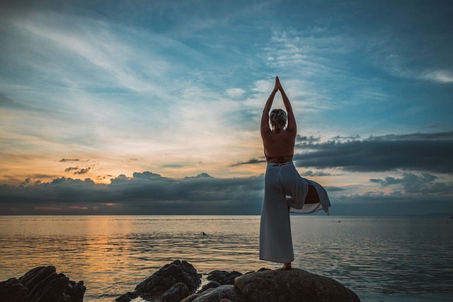 Cómo el yoga ayuda a aliviar el dolor de espalda y articulaciones